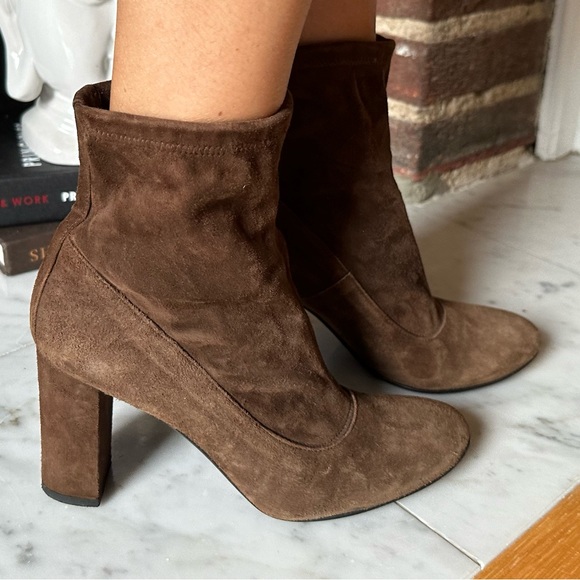 Barney’s Booties - Picture 5 of 6